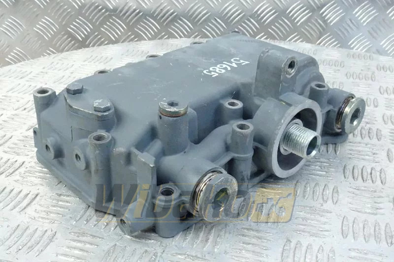 Deutz 04516135 - Масляный радиатор для Строительной техники: фото 1 Deutz 04516135 - Масляный радиатор для Строительной техники: фото 1