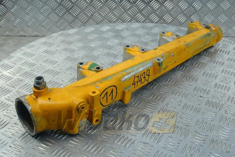 Liebherr L08231 - Впускной коллектор для Строительной техники: фото 1 Liebherr L08231 - Впускной коллектор для Строительной техники: фото 1
