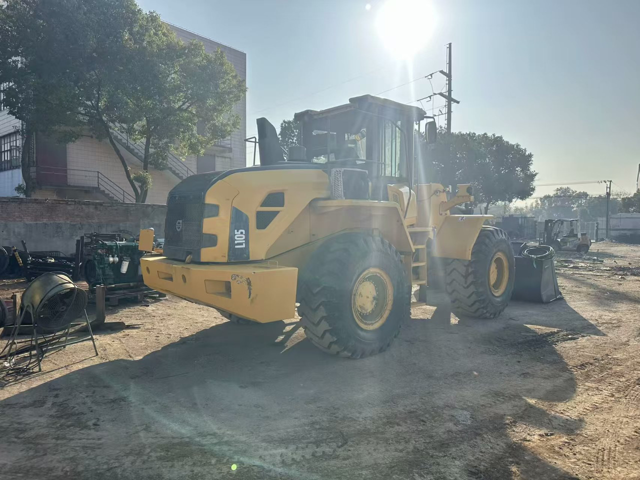 105L - Колёсный погрузчик: фото 3 105L - Колёсный погрузчик: фото 3