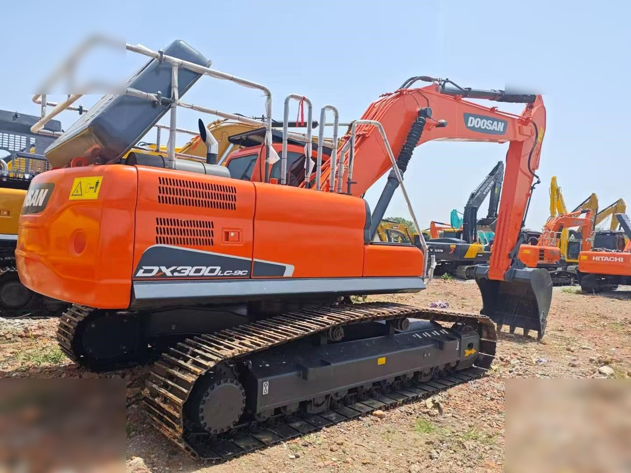 DOOSAN DX300 LC - Гусеничный экскаватор: фото 3 DOOSAN DX300 LC - Гусеничный экскаватор: фото 3