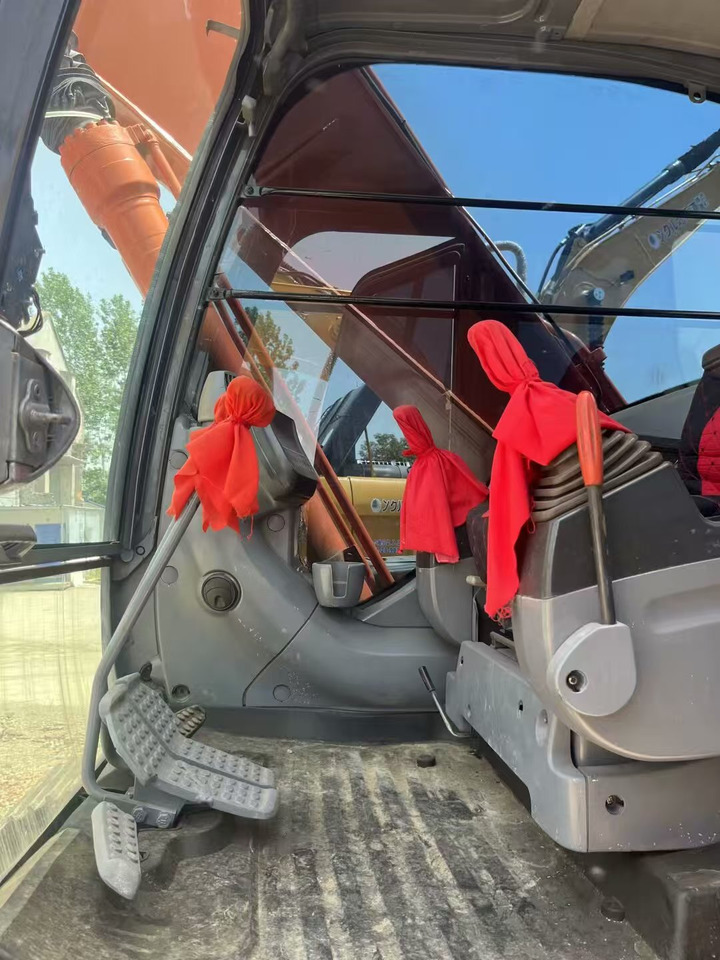 HITACHI ZX200 - Гусеничный экскаватор: фото 2 HITACHI ZX200 - Гусеничный экскаватор: фото 2