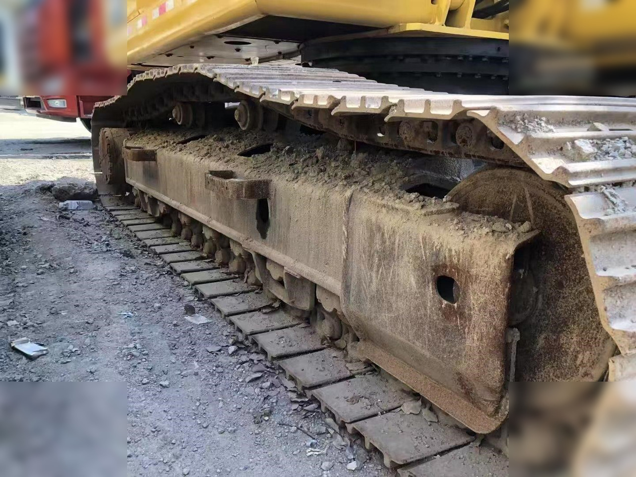 KOMATSU PC220-8 - Гусеничный экскаватор: фото 2 KOMATSU PC220-8 - Гусеничный экскаватор: фото 2