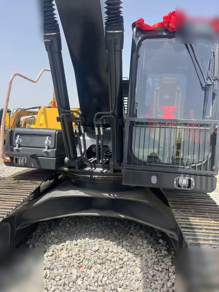 Гусеничный экскаватор VOLVO EC240: фото 13