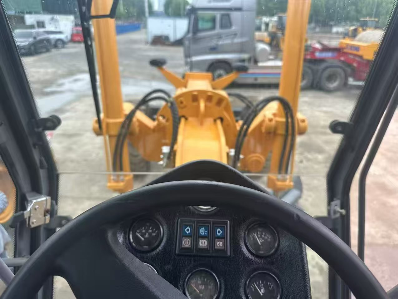 XCMG GR2153 - Грейдер: фото 3 XCMG GR2153 - Грейдер: фото 3