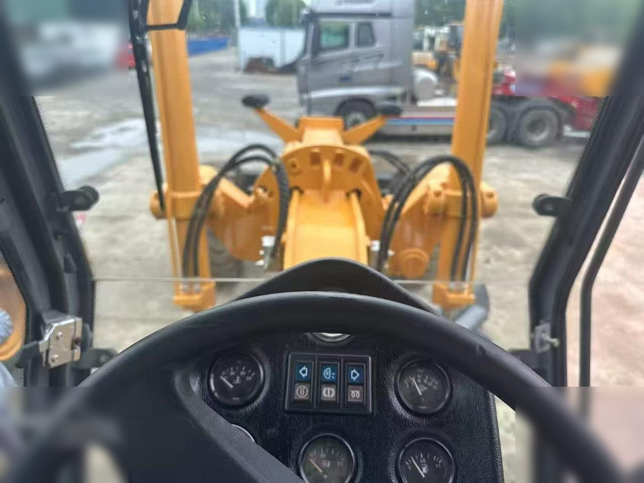 XCMG GR2153 - Грейдер: фото 3 XCMG GR2153 - Грейдер: фото 3