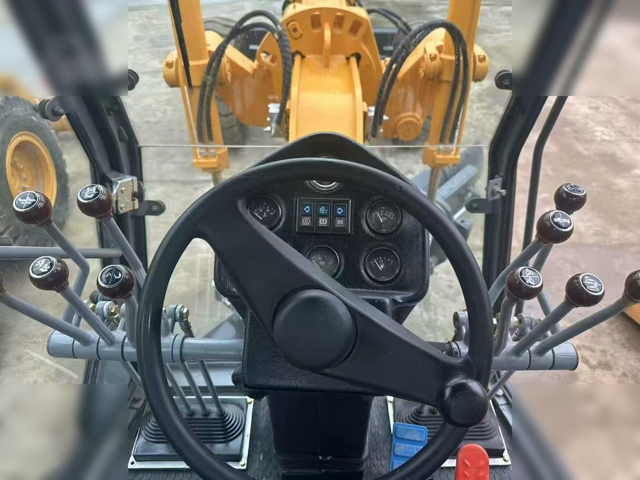 Грейдер XCMG GR2153: фото 11 Грейдер XCMG GR2153: фото 11