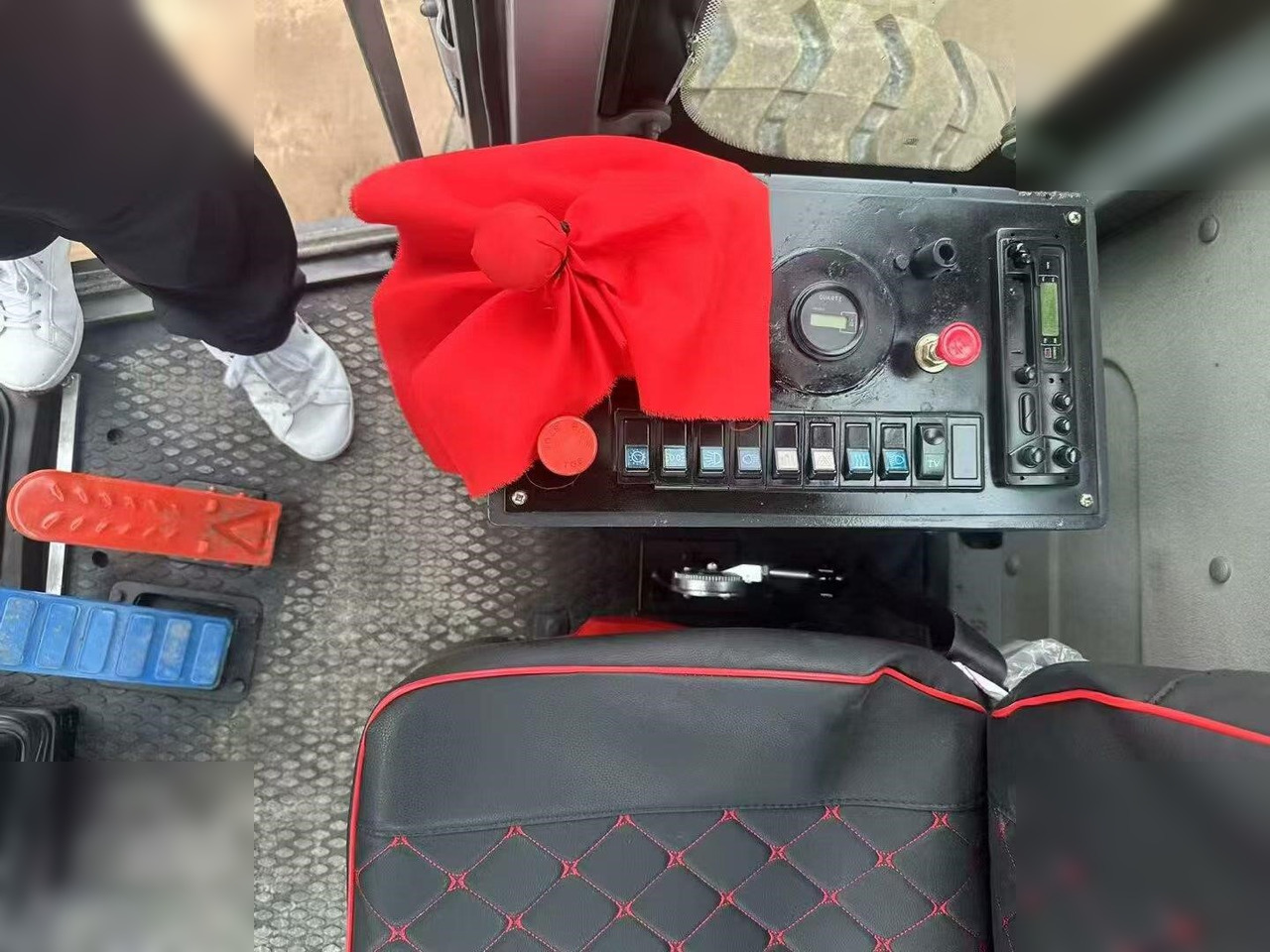 Грейдер XCMG GR2153: фото 12 Грейдер XCMG GR2153: фото 12