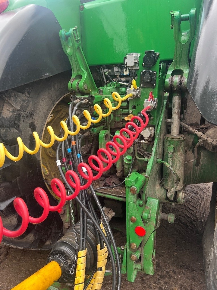 John Deere 8320R - Трактор: фото 3 John Deere 8320R - Трактор: фото 3