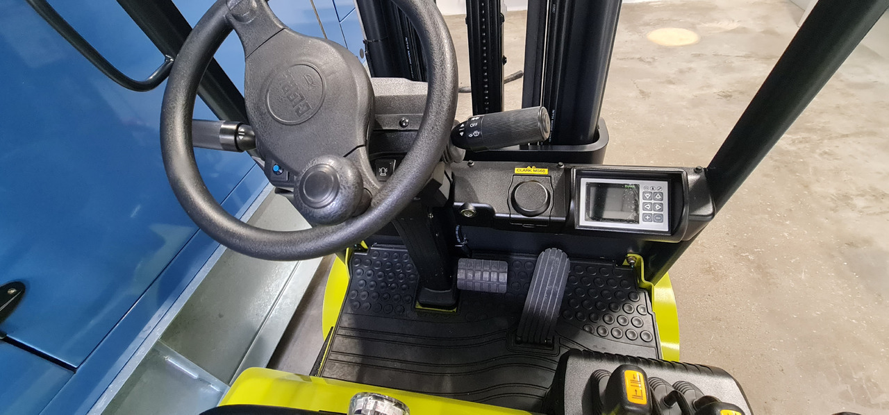 CLARK GTX 20 S - Электропогрузчик: фото 2 CLARK GTX 20 S - Электропогрузчик: фото 2