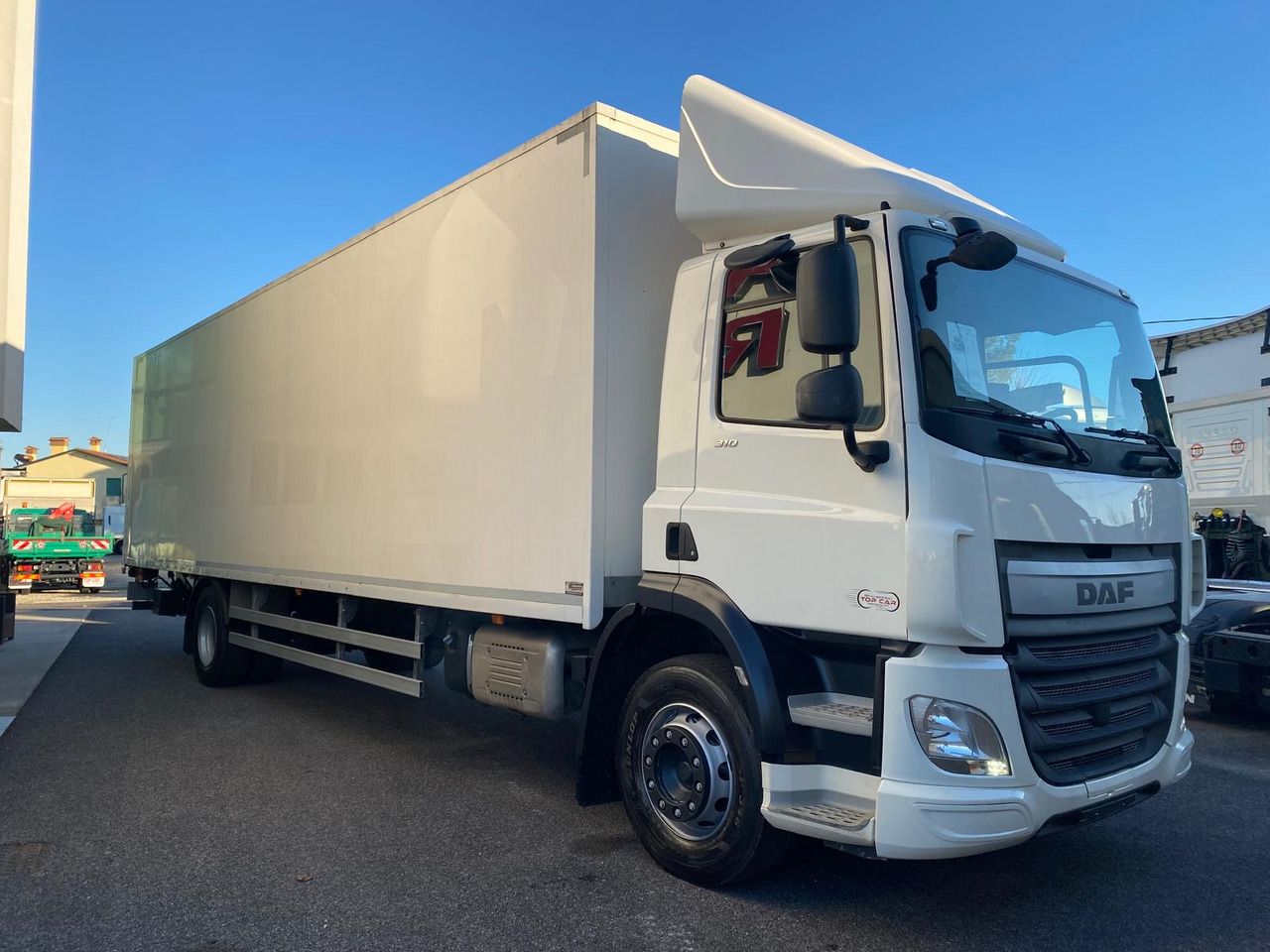 DAF 310 FA - Грузовик с закрытым кузовом: фото 2 DAF 310 FA - Грузовик с закрытым кузовом: фото 2
