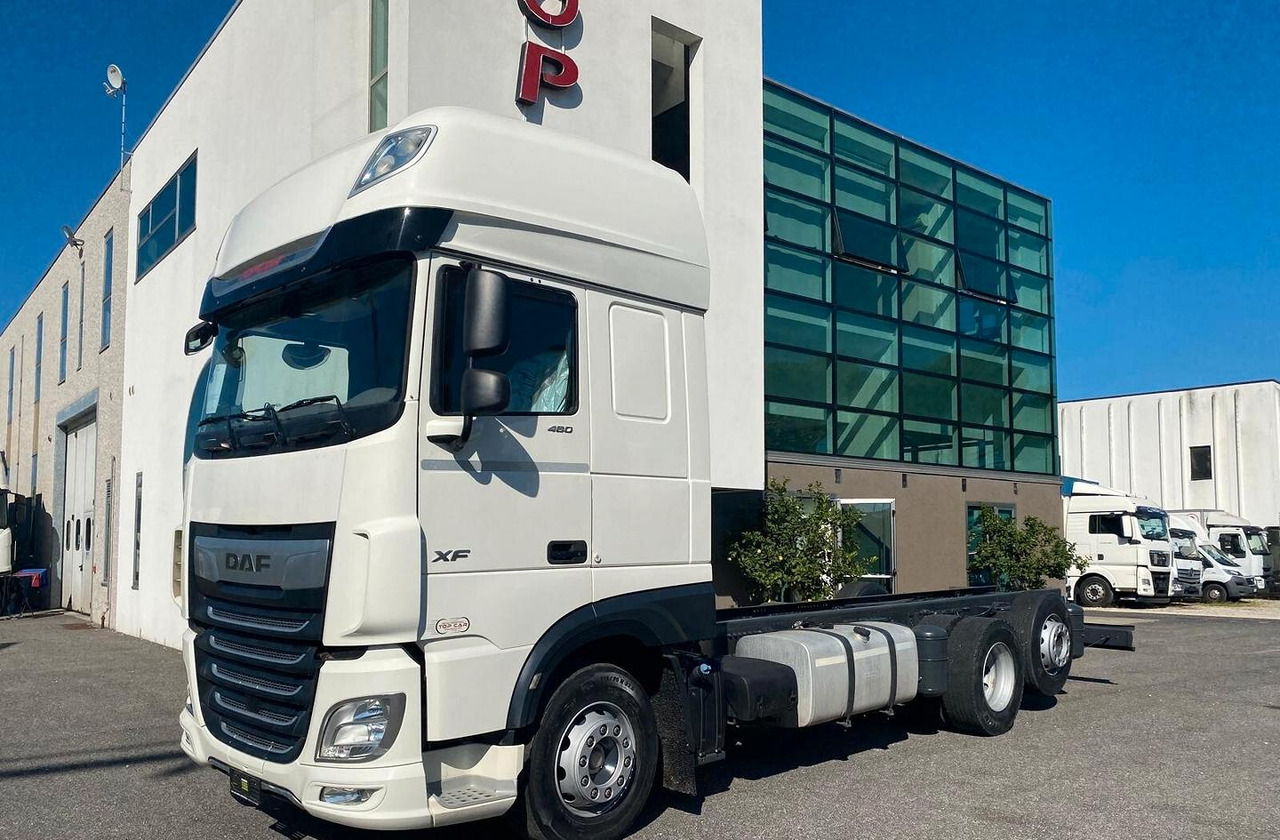 DAF XF 480 FT FULL PNEUMATIC 2019 - Грузовик-шасси: фото 1 DAF XF 480 FT FULL PNEUMATIC 2019 - Грузовик-шасси: фото 1