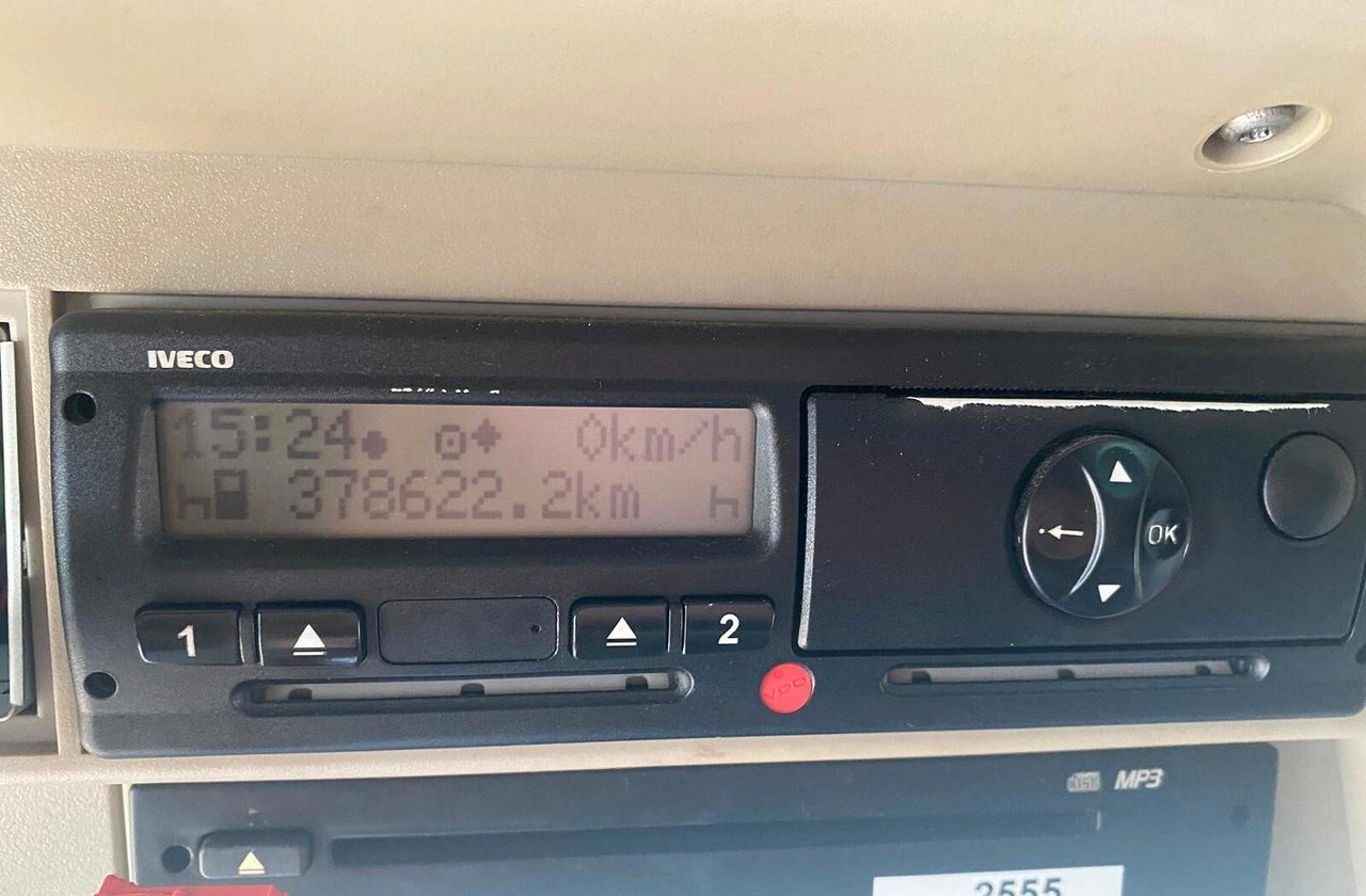 IVECO STRALIS 420 CASSONE E SPONDA EURO 6 2015 - Грузовик с закрытым кузовом: фото 2 IVECO STRALIS 420 CASSONE E SPONDA EURO 6 2015 - Грузовик с закрытым кузовом: фото 2