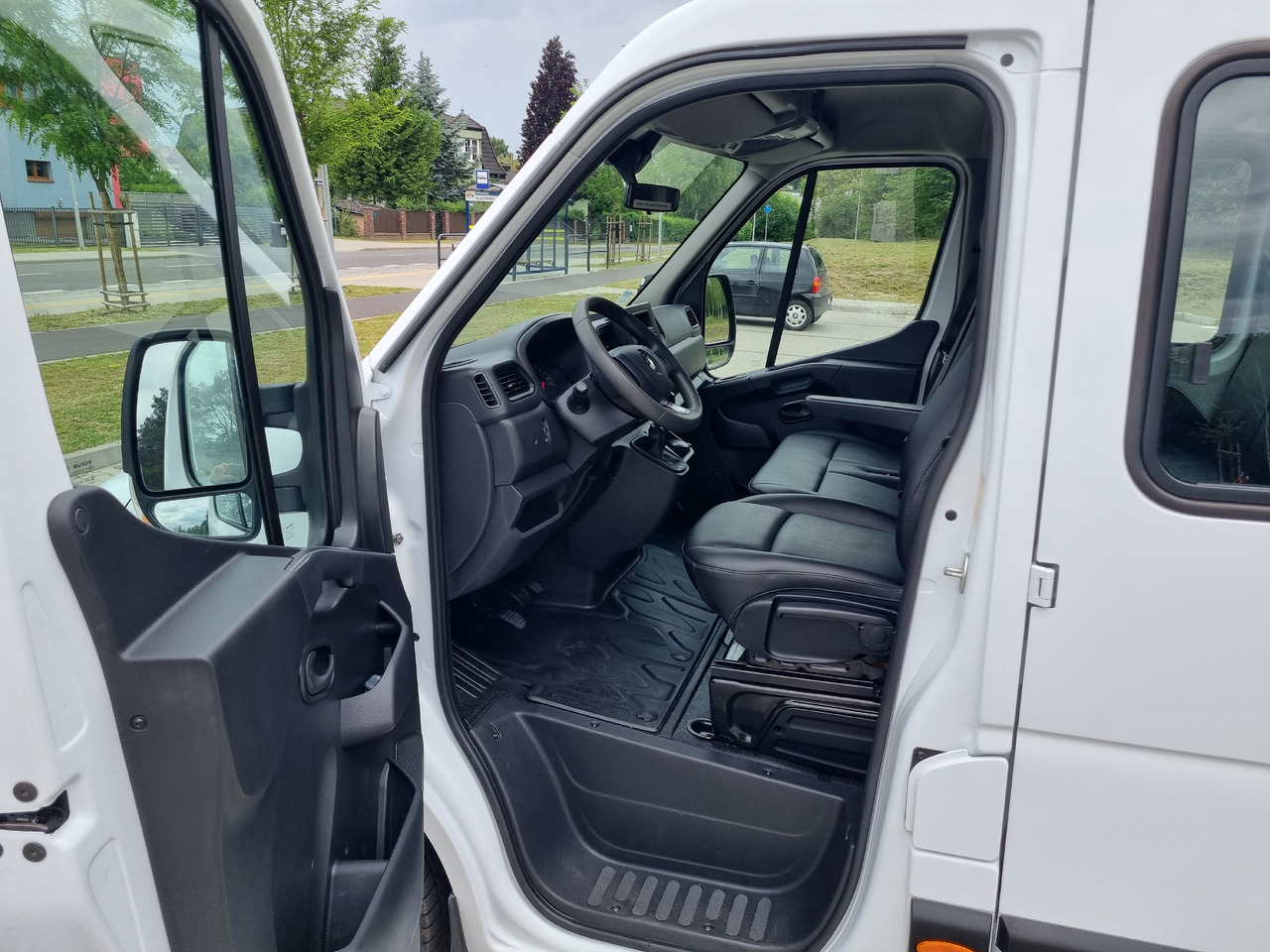Малотоннажный бортовой грузовик RENAULT Master: фото 14
