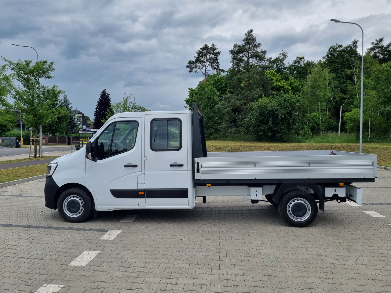 Малотоннажный бортовой грузовик RENAULT Master: фото 9