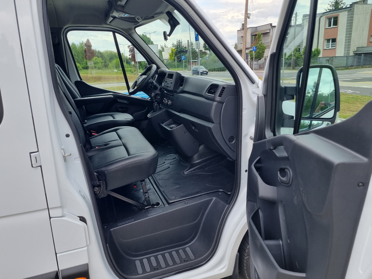 Малотоннажный бортовой грузовик RENAULT Master: фото 21