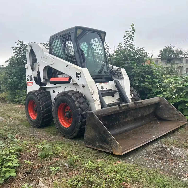 BOBCAT Brand Skid Loader S300 Used Machine Hot Sale - Колёсный погрузчик: фото 1 BOBCAT Brand Skid Loader S300 Used Machine Hot Sale - Колёсный погрузчик: фото 1