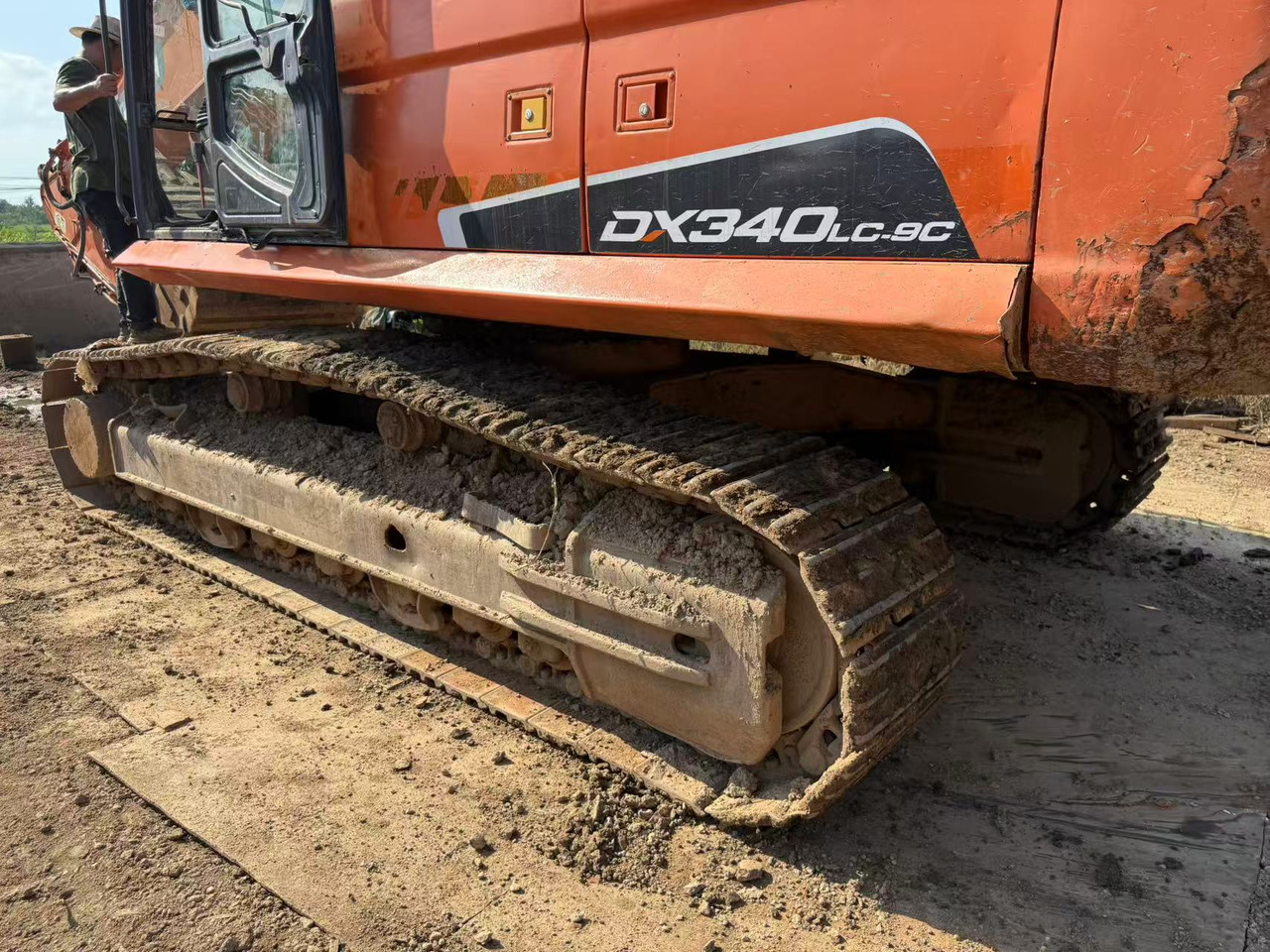 DOOSAN Original dx340 crawler excavator for sale good condition ready to work - Гусеничный экскаватор: фото 2 DOOSAN Original dx340 crawler excavator for sale good condition ready to work - Гусеничный экскаватор: фото 2