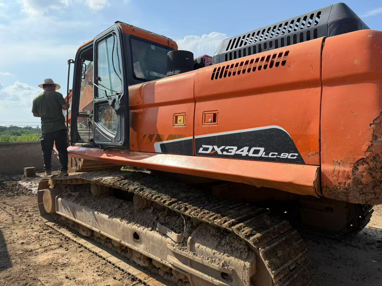 DOOSAN Original dx340 crawler excavator for sale good condition ready to work - Гусеничный экскаватор: фото 1 DOOSAN Original dx340 crawler excavator for sale good condition ready to work - Гусеничный экскаватор: фото 1
