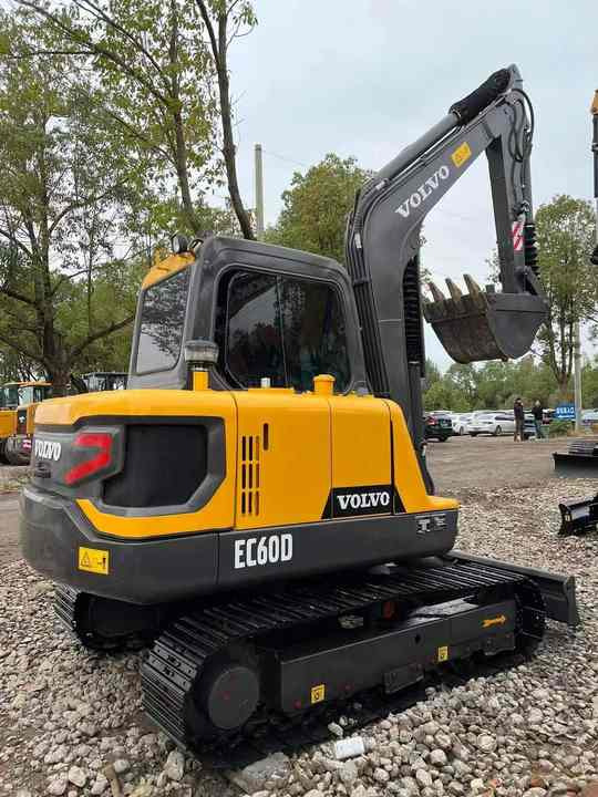 High Quality Used Volvo EC60D Excavator for Sale 6 Ton Compact Machine, Excellent Condition, Ready for Work! - Мини-экскаватор: фото 2 High Quality Used Volvo EC60D Excavator for Sale 6 Ton Compact Machine, Excellent Condition, Ready for Work! - Мини-экскаватор: фото 2