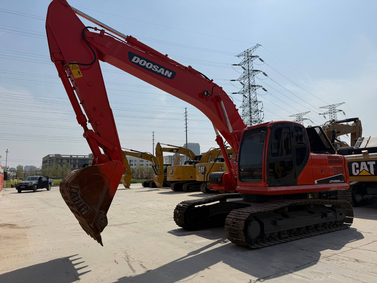 DOOSAN Used Digger Doosan DX225LC-9T Construction Machinery Construction Digger Used Doosan DX225LC-9T Cheap Excavator - Строительная техника: фото 2 DOOSAN Used Digger Doosan DX225LC-9T Construction Machinery Construction Digger Used Doosan DX225LC-9T Cheap Excavator - Строительная техника: фото 2