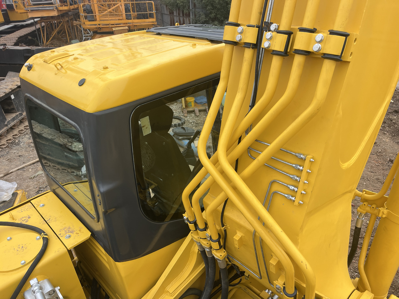 KOMATSU Crawler excavator Second-hand Excavator Komatsu PC 450-7for Sale-------Good Condition - Строительная техника: фото 1 KOMATSU Crawler excavator Second-hand Excavator Komatsu PC 450-7for Sale-------Good Condition - Строительная техника: фото 1