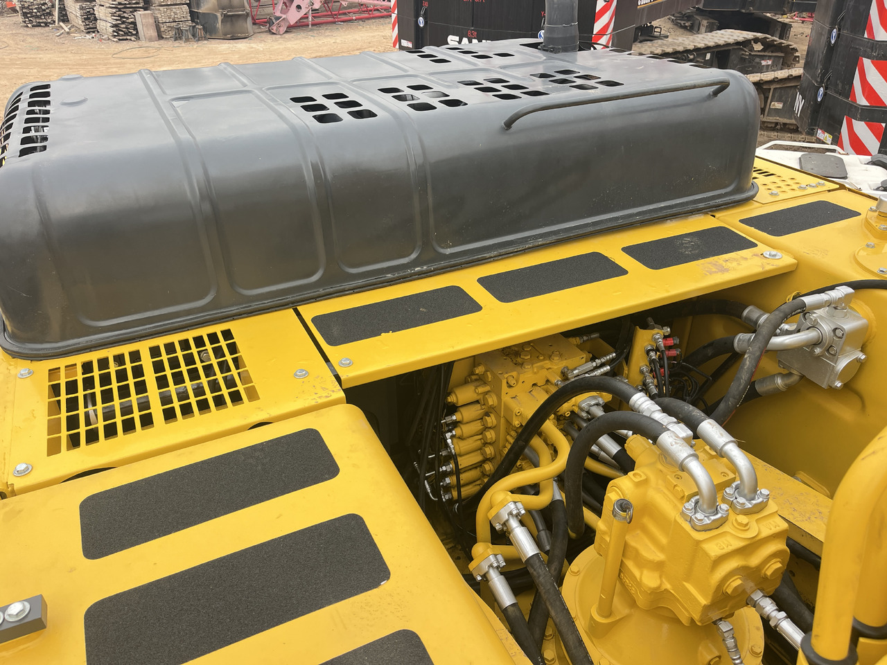 KOMATSU Crawler excavator Second-hand Excavator Komatsu PC 450-7for Sale-------Good Condition - Строительная техника: фото 3 KOMATSU Crawler excavator Second-hand Excavator Komatsu PC 450-7for Sale-------Good Condition - Строительная техника: фото 3