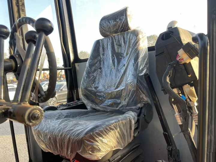 USED Komatsu GD655 Grader with Good Condition for Sale - Грейдер: фото 5 USED Komatsu GD655 Grader with Good Condition for Sale - Грейдер: фото 5
