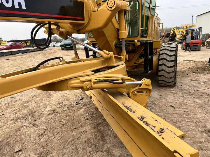 Used Caterpillar CAT 140H Land Road Motor Grader CAT140 CAT140H Used Grader Cheap Price for Sale - Грейдер: фото 5 Used Caterpillar CAT 140H Land Road Motor Grader CAT140 CAT140H Used Grader Cheap Price for Sale - Грейдер: фото 5