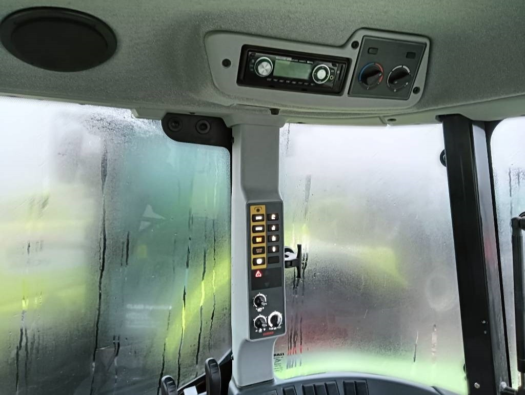 Трактор Claas Arion 440: фото 14