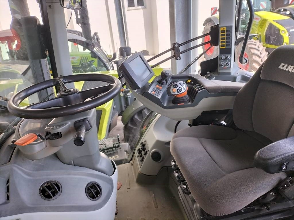 Трактор Claas Axion 950 Cmatic: фото 9