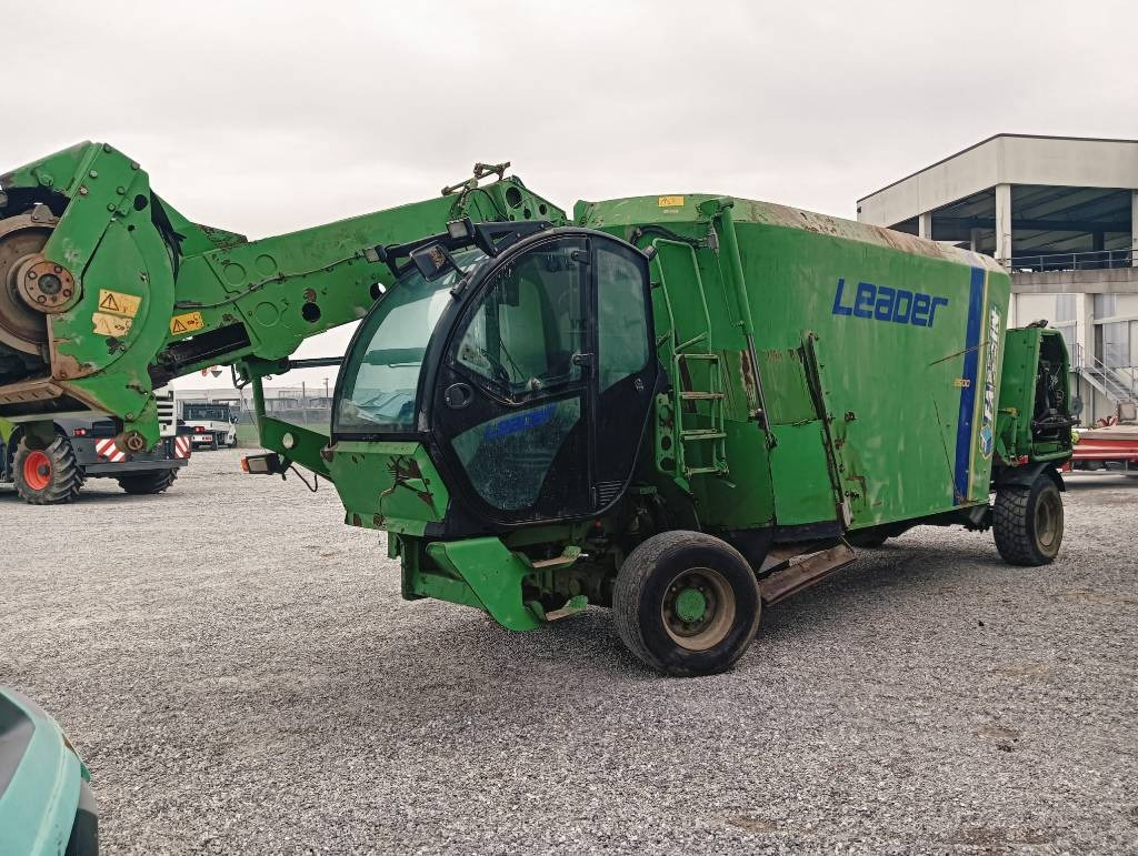 Faresin LEADER 2600  - Кормораздатчик: фото 1 Faresin LEADER 2600  - Кормораздатчик: фото 1