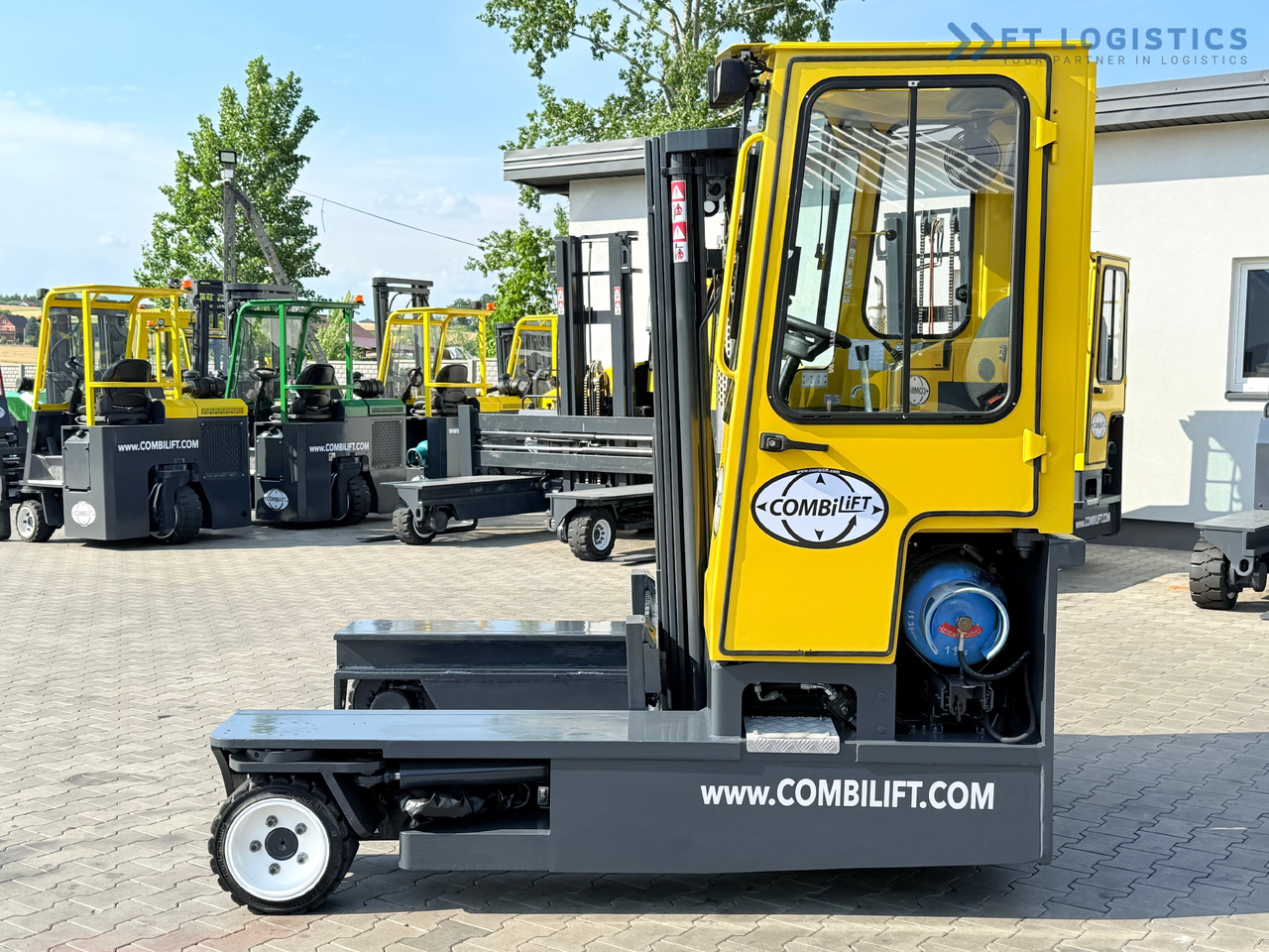 COMBILIFT C3000 / GAS / TRIPLEX - 4900MM / ONLY 1537 HOURS / FORK POSITIONER / CABIN / LIKE NEW - Четырехсторонний погрузчик: фото 3 COMBILIFT C3000 / GAS / TRIPLEX - 4900MM / ONLY 1537 HOURS / FORK POSITIONER / CABIN / LIKE NEW - Четырехсторонний погрузчик: фото 3