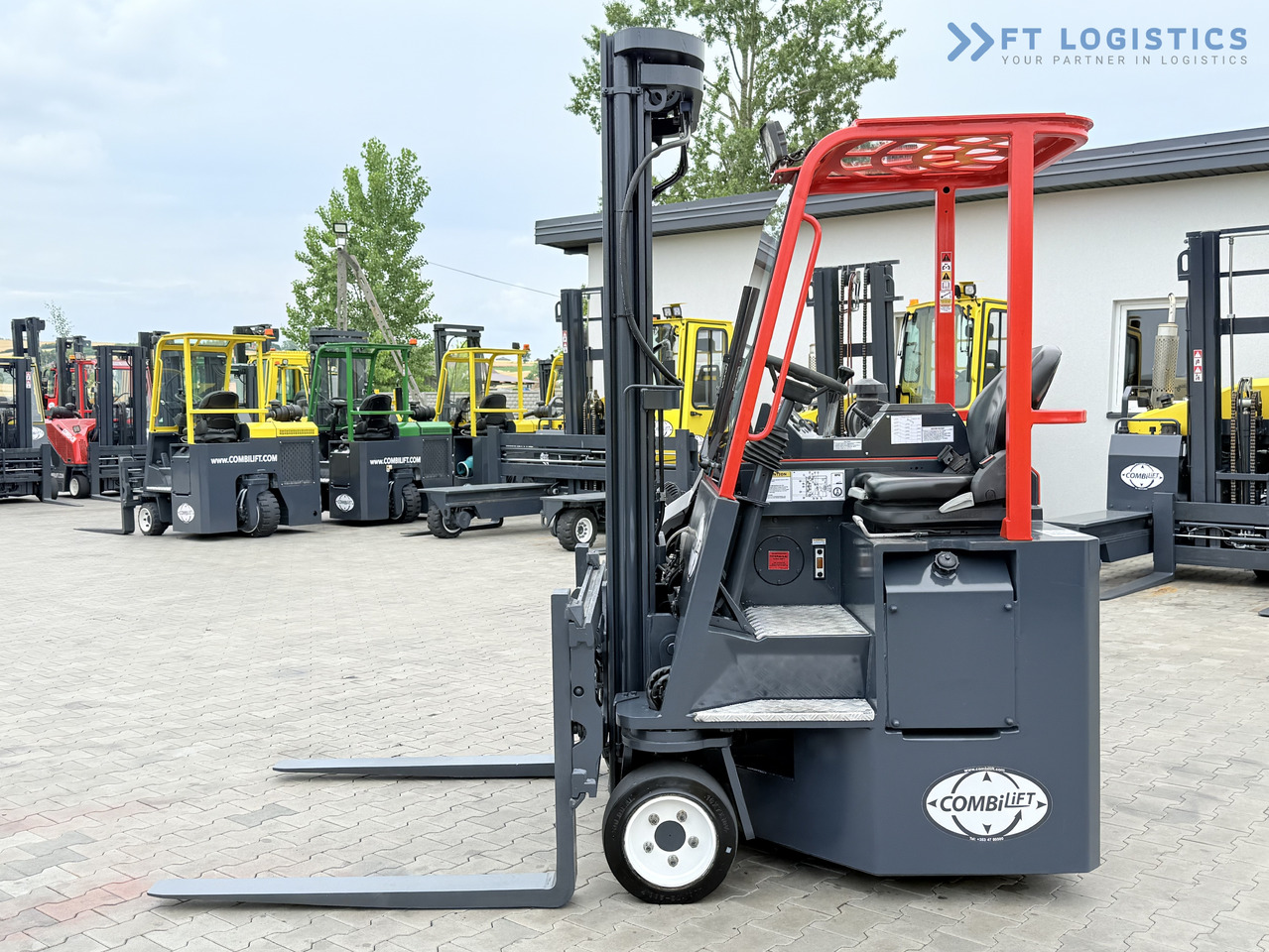 COMBILIFT Combilift C3000CB – TRIPLEX 6000mm – Year 2016 / Only 2,161 hours / Free Lift / Fork Positioner / Diesel - Четырехсторонний погрузчик: фото 2 COMBILIFT Combilift C3000CB – TRIPLEX 6000mm – Year 2016 / Only 2,161 hours / Free Lift / Fork Positioner / Diesel - Четырехсторонний погрузчик: фото 2