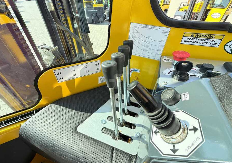 Четырехсторонний погрузчик Combilift C3000 / GAS / TRIPLEX - 4900MM / ONLY 1537 HOURS / FORK POSITIONER / CABIN / LIKE NEW: фото 18