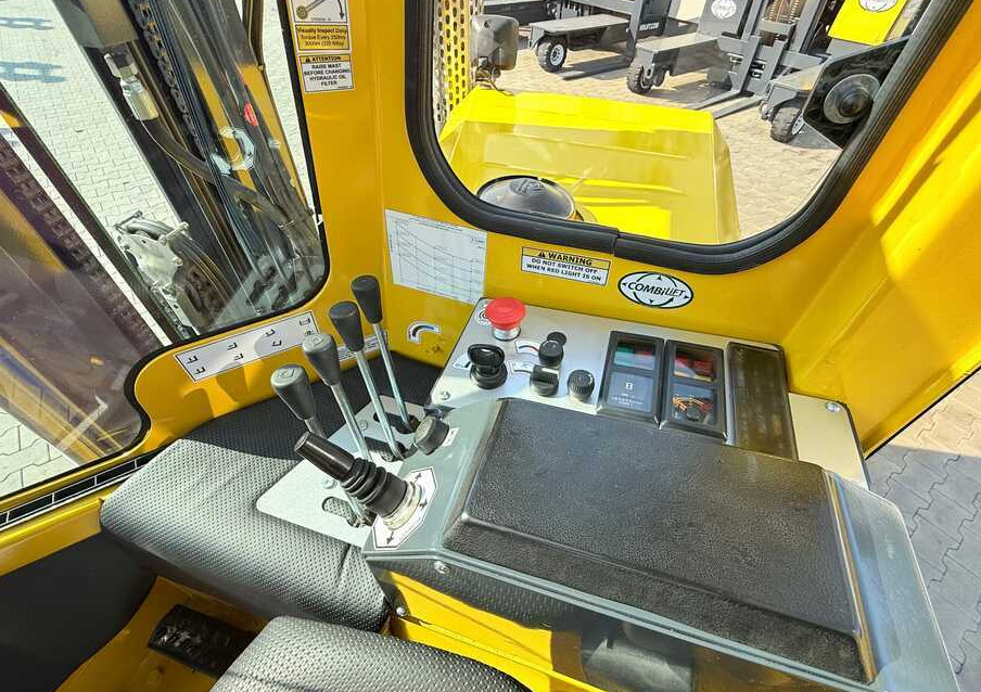 Четырехсторонний погрузчик Combilift C3000 / GAS / TRIPLEX - 4900MM / ONLY 1537 HOURS / FORK POSITIONER / CABIN / LIKE NEW: фото 17