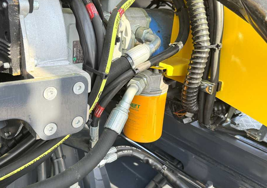 Четырехсторонний погрузчик Combilift C3000 / GAS / TRIPLEX - 4900MM / ONLY 1537 HOURS / FORK POSITIONER / CABIN / LIKE NEW: фото 28