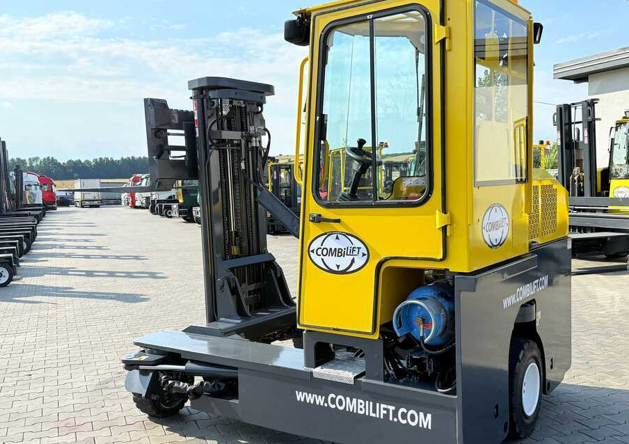 Четырехсторонний погрузчик Combilift C3000 / GAS / TRIPLEX - 4900MM / ONLY 1537 HOURS / FORK POSITIONER / CABIN / LIKE NEW: фото 32