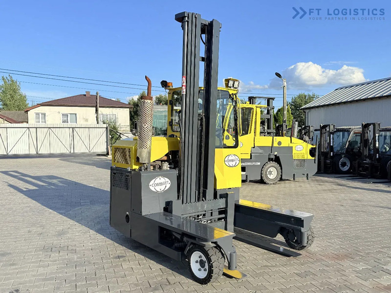 Combilift C3000 / GAS / TRIPLEX – 7500MM / SIDESHIFT / FORK POSITIONER / FREE LIFT / FULL HEATED CABIN / ONLY 7868 HOURS / CONDITION – LIK - Четырехсторонний погрузчик: фото 4 Combilift C3000 / GAS / TRIPLEX – 7500MM / SIDESHIFT / FORK POSITIONER / FREE LIFT / FULL HEATED CABIN / ONLY 7868 HOURS / CONDITION – LIK - Четырехсторонний погрузчик: фото 4
