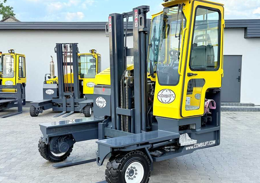 Combilift C3000XL / DUPLEX - 3200MM / FREE LIFT / XL CABIN / SIDESHIFT / ONLY 3087 HOURS / LIKE NEW - Четырехсторонний погрузчик: фото 1 Combilift C3000XL / DUPLEX - 3200MM / FREE LIFT / XL CABIN / SIDESHIFT / ONLY 3087 HOURS / LIKE NEW - Четырехсторонний погрузчик: фото 1