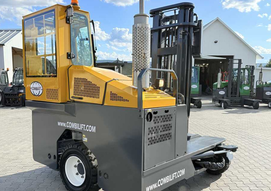 Четырехсторонний погрузчик Combilift C4000 / GAS / DUPLEX - 4100MM / SIDE SHIFT / FREE LIFT / FULL HEATED CABIN / ONLY 4223 HOURS / CONDITION – LIKE NEW!: фото 23