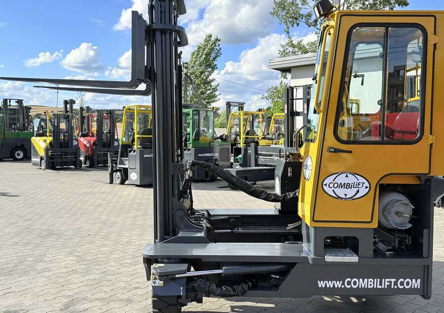 Четырехсторонний погрузчик Combilift C4000 / GAS / DUPLEX - 4100MM / SIDE SHIFT / FREE LIFT / FULL HEATED CABIN / ONLY 4223 HOURS / CONDITION – LIKE NEW!: фото 16