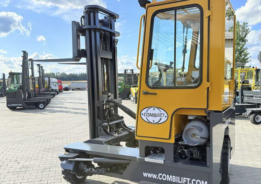 Четырехсторонний погрузчик Combilift C4000 / GAS / DUPLEX - 4100MM / SIDE SHIFT / FREE LIFT / FULL HEATED CABIN / ONLY 4223 HOURS / CONDITION – LIKE NEW!: фото 26