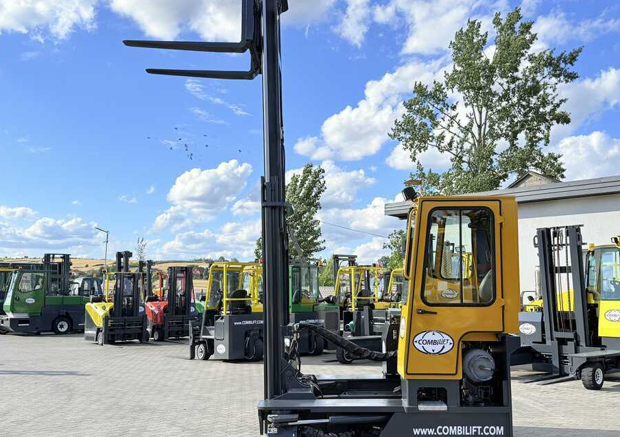 Четырехсторонний погрузчик Combilift C4000 / GAS / DUPLEX - 4100MM / SIDE SHIFT / FREE LIFT / FULL HEATED CABIN / ONLY 4223 HOURS / CONDITION – LIKE NEW!: фото 31