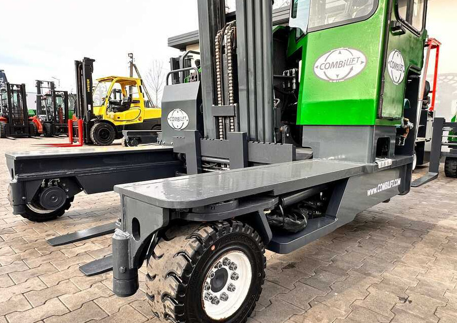 Combilift C4500 / LPG / UDT / TRIPLEX / 5500MM / FREE LIFT / FORK POSITIONER / LIKE NEW - Четырехсторонний погрузчик: фото 4 Combilift C4500 / LPG / UDT / TRIPLEX / 5500MM / FREE LIFT / FORK POSITIONER / LIKE NEW - Четырехсторонний погрузчик: фото 4