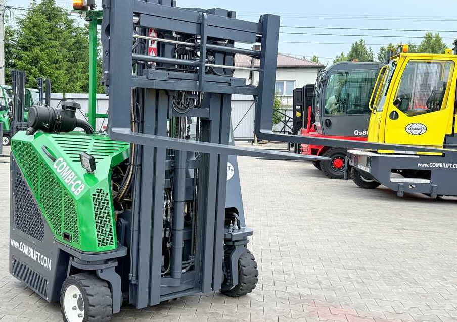 Четырехсторонний погрузчик Combilift CB3000 / DIESEL / TRIPLEX 4900MM / FREE LIFT / SIDESHIFT / FORK POSITIONER / 1500MM FORKS / LIKE NEW: фото 22