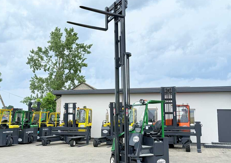 Четырехсторонний погрузчик Combilift CB3000 / DIESEL / TRIPLEX 4900MM / FREE LIFT / SIDESHIFT / FORK POSITIONER / 1500MM FORKS / LIKE NEW: фото 29