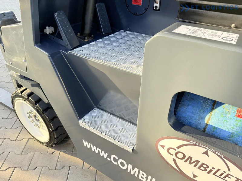 Четырехсторонний погрузчик Combilift CB4000 / GAS / TRIPLEX 5200MM / FREE LIFT / FORK POSITIONER / SIDE SHIFT / EXCELLENT CONDITION / Wide range of four-way and side: фото 9