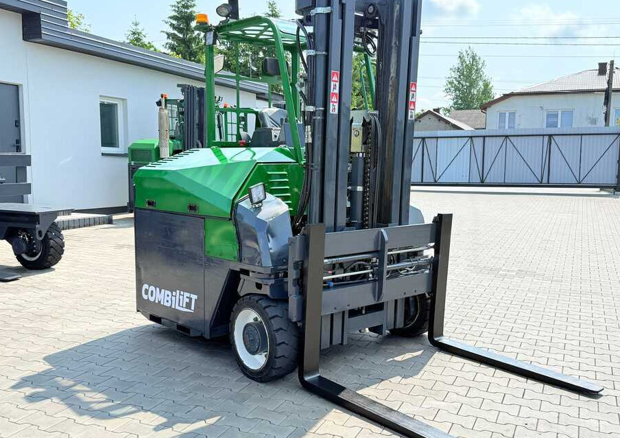 Combilift CBE4000 / TRIPLEX / 5200 / FREE-LIFT - Четырехсторонний погрузчик: фото 2 Combilift CBE4000 / TRIPLEX / 5200 / FREE-LIFT - Четырехсторонний погрузчик: фото 2