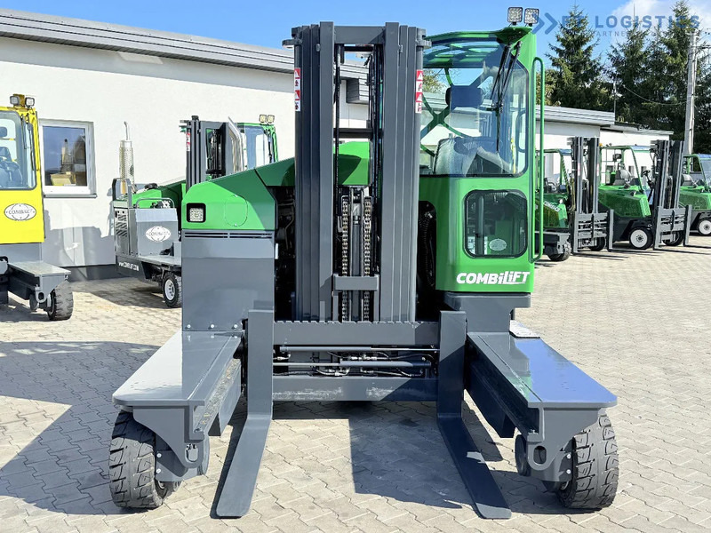 Combilift FOUR-WAY / MULTI-DIRECTIONAL FORKLIFT C4500 / DIESEL / TRIPLEX 4900MM / ONLY 4160 WORKING HOURS / FORK POSITIONER / FULL CABIN W - Четырехсторонний погрузчик: фото 4 Combilift FOUR-WAY / MULTI-DIRECTIONAL FORKLIFT C4500 / DIESEL / TRIPLEX 4900MM / ONLY 4160 WORKING HOURS / FORK POSITIONER / FULL CABIN W - Четырехсторонний погрузчик: фото 4