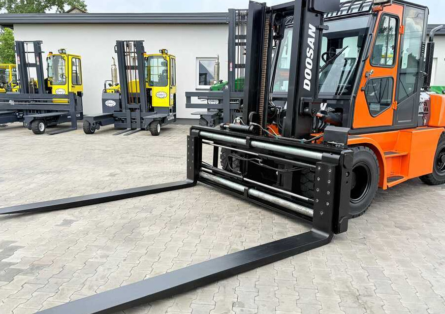 Doosan DOOSAN / DUPLEX 3000MM / SIDE SHIFT / FORK POSITIONER / 2500MM FORKS / 7000KG / CABIN / LIKE NEW - Дизельный погрузчик: фото 1 Doosan DOOSAN / DUPLEX 3000MM / SIDE SHIFT / FORK POSITIONER / 2500MM FORKS / 7000KG / CABIN / LIKE NEW - Дизельный погрузчик: фото 1